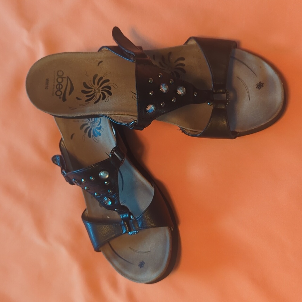Abeo leather sandals with rhinestone.
